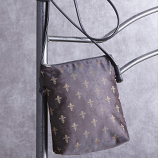 桐生織ジャガードポシェット　ブラック　B