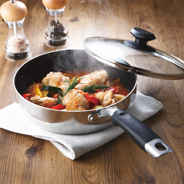 ラ・ベットラ　アルミ蓋付フライパン（２２ｃｍ）