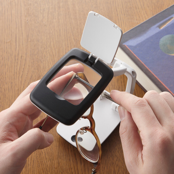 ケンコー　ＬＥＤ付き卓上拡大鏡