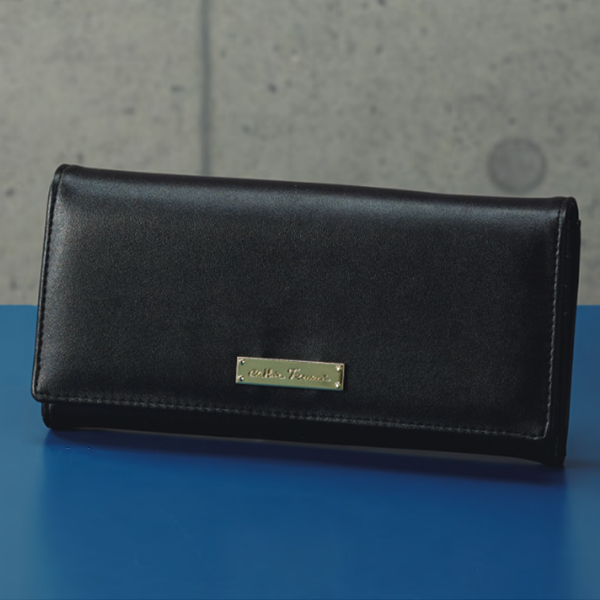 キャティフェラーリ　長財布　ブラック