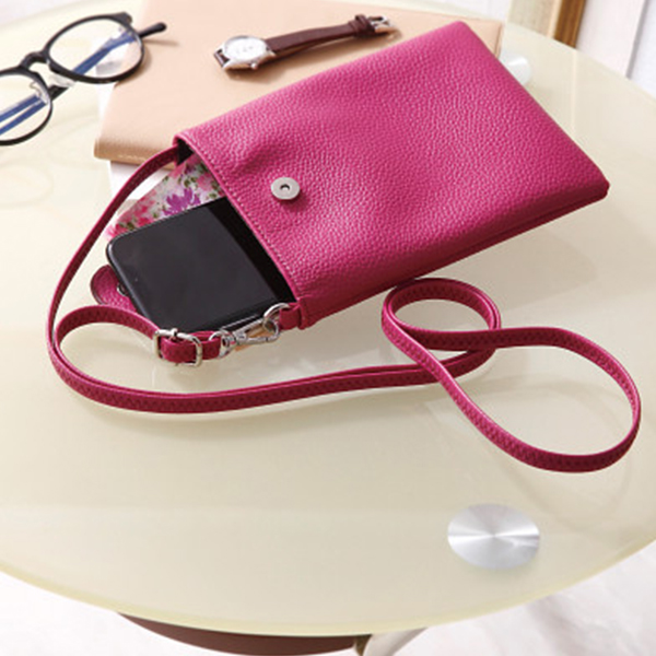 キャティフェラーリ　スマホポシェット　パープル