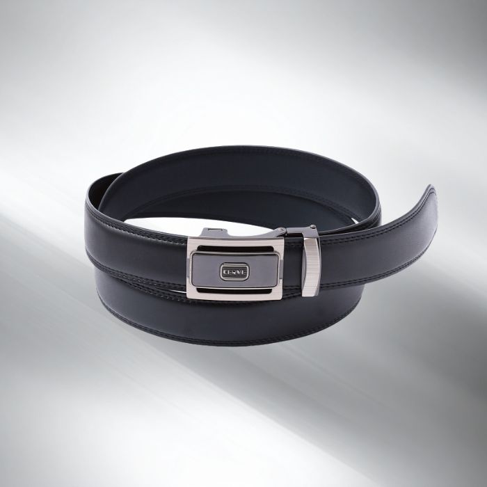 チェルベ　フィット式メンズベルト　ブラック