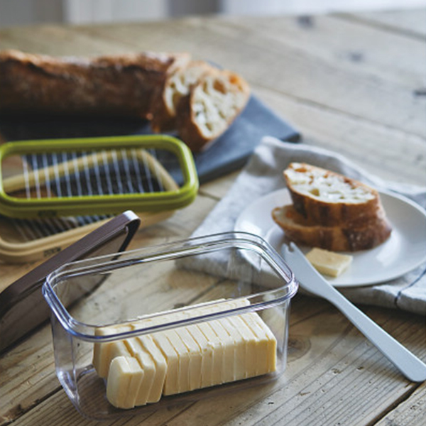 保存ができるバターカッター４５０ｇ　ナイフ付き