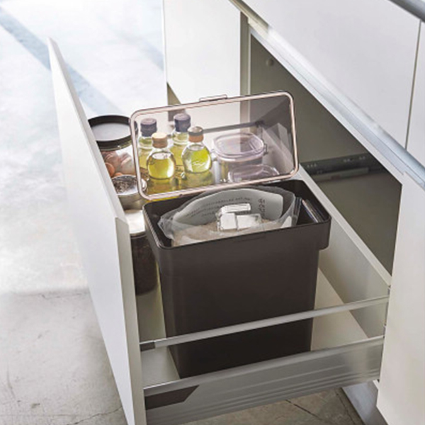 密閉袋ごと米びつ５ｋｇ（計量カップ付き）　ブラック