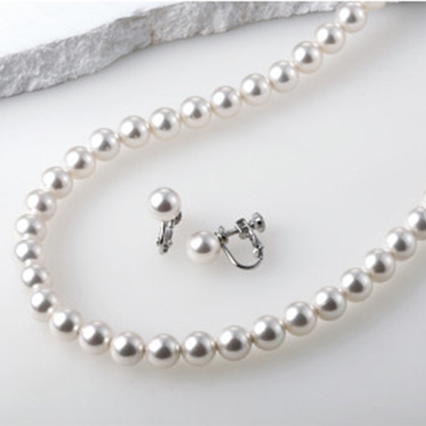 ヴィクトリアンローズ貝パールネックレス＆イヤリング１０ミリ玉　ホワイト
