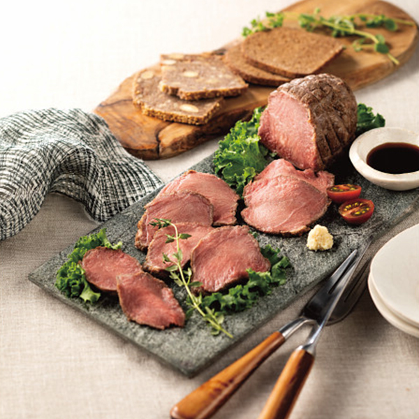 神戸肉バル　バルティロ　赤ワイン仕立てのローストビーフ