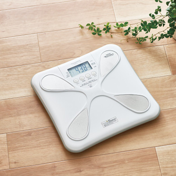 タニタ　体組成計　ホワイト