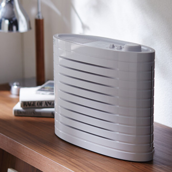 ツインバード　マイナスイオン発生空気清浄機（～３畳用）　ホワイト