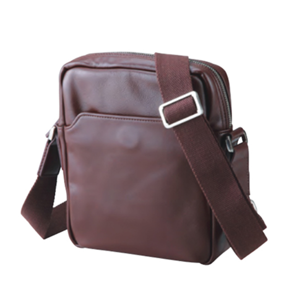 チェルベ　ショルダーバッグ　ブラウン