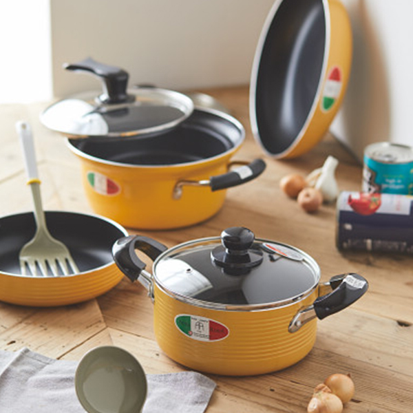 アンナ・ロッシ　鍋４点セット　目皿・ツール付