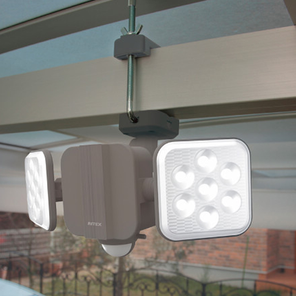 ６．５Ｗ×２灯フリーアーム式ハイブリッドソーラーライト