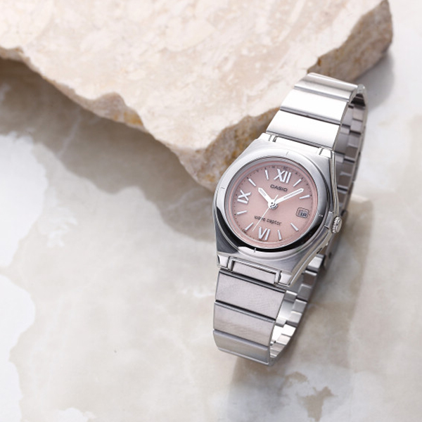 カシオ　ソーラー電波レディース腕時計　ピンク