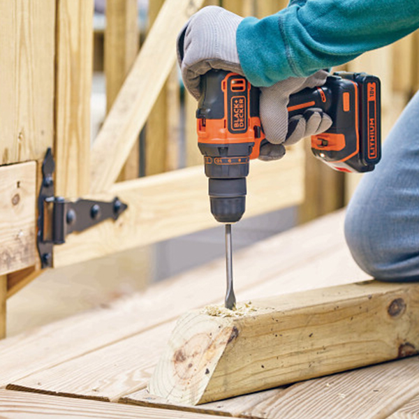 ブラック＋デッカー　１８Ｖコードレスドリルドライバー