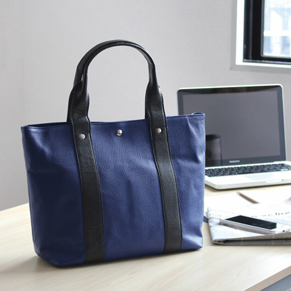 ＯＮ　ＴＨＥ　ＢＡＧ　姫路レザートート＆パスケース　　ネイビー