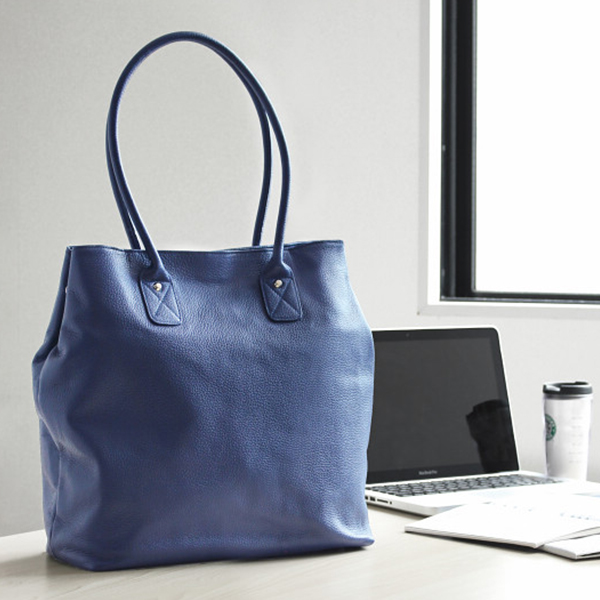 ＯＮ　ＴＨＥ　ＢＡＧ　姫路レザー縦型トートバッグ　ネイビー