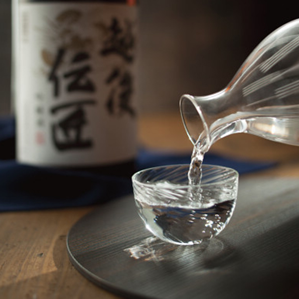 白龍酒造　越後伝匠　吟醸（１．８ｌ）