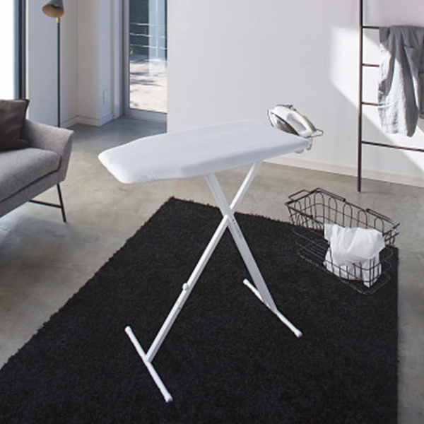 軽量スタンド式アイロン台　ホワイト