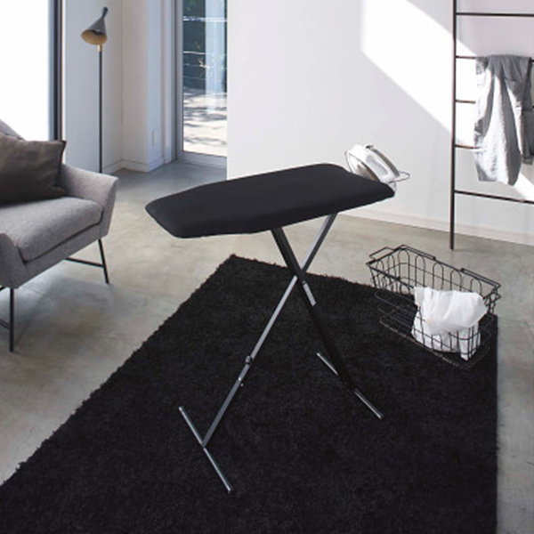 軽量スタンド式アイロン台　ブラック