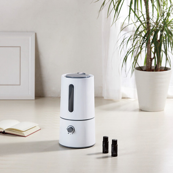 プリズメイト　アロマ超音波式加湿器Ｍｓ．ミスト　アロマオイル６本セット　ホワイト