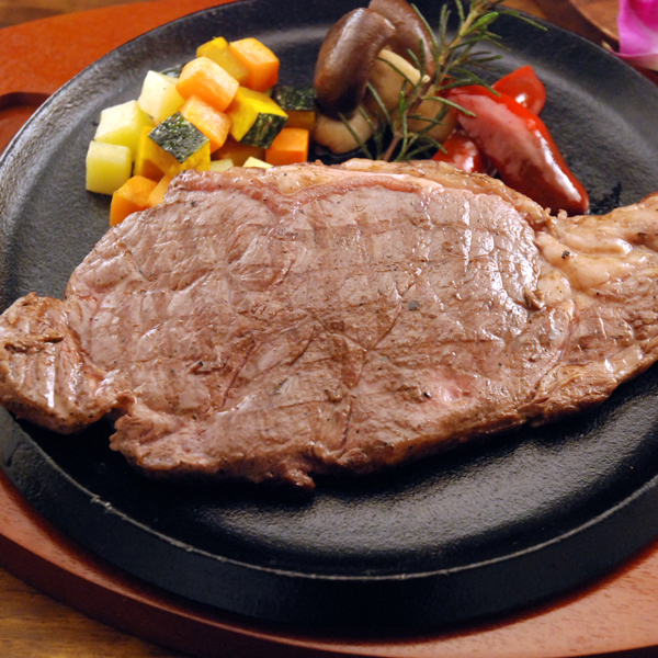 デリシャエール　焼けてるサーロインステーキ