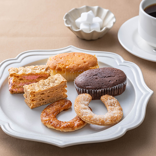 ガトー・ド・ボワイヤージュ　横浜馬車道スイーツセレクション　１２個