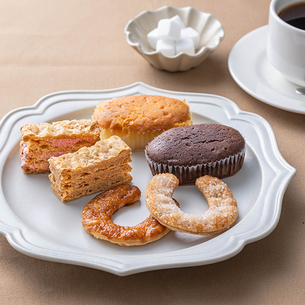 ガトー・ド・ボワイヤージュ　横浜馬車道スイーツセレクション　１８個