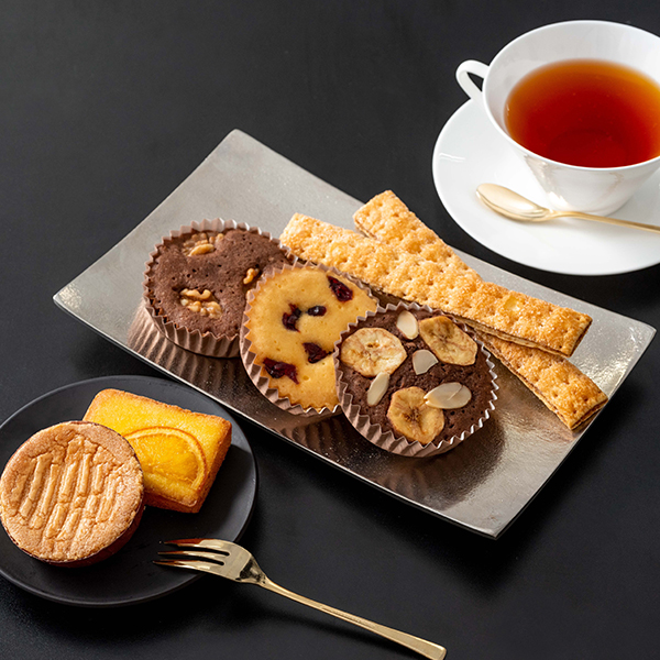 リーガロイヤルホテル　ロイヤル・ガトー・アンサンブル　１４個