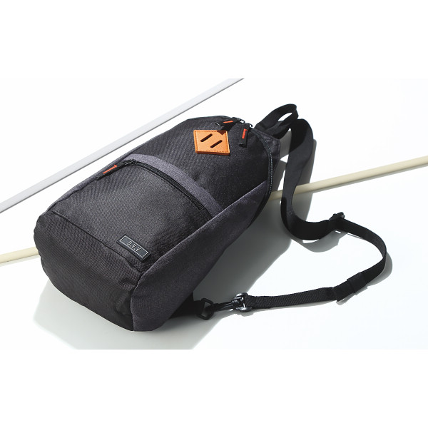 アー・ヴェ・ヴェ　ワンショルダーバッグ  ブラック