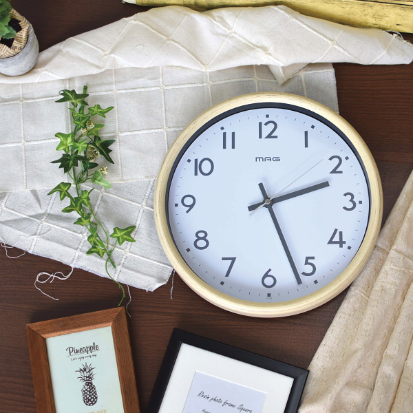 ＭＡＧ　インテリア電波掛時計　トルテ