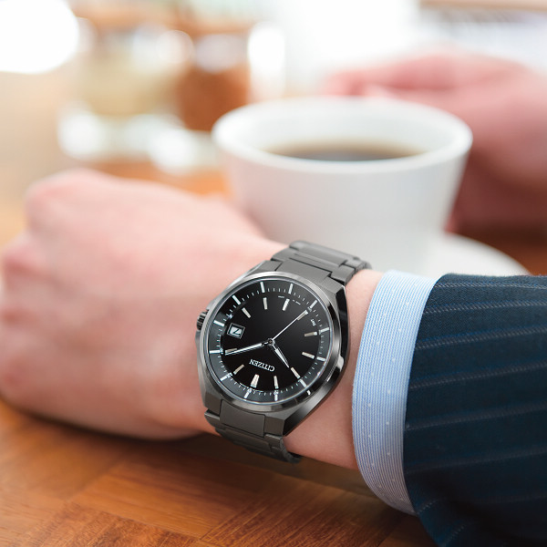 シチズン　アテッサ　エコ・ドライブメンズ電波ウオッチ