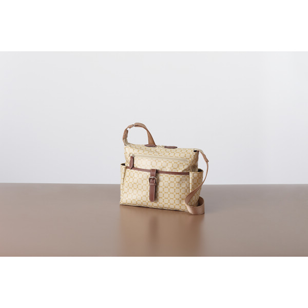 ユキコハナイ　ショルダーバッグ角型