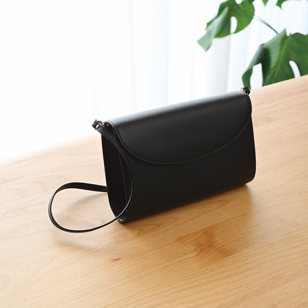 良品工房　日本製牛革２ウェイフォーマルバッグ