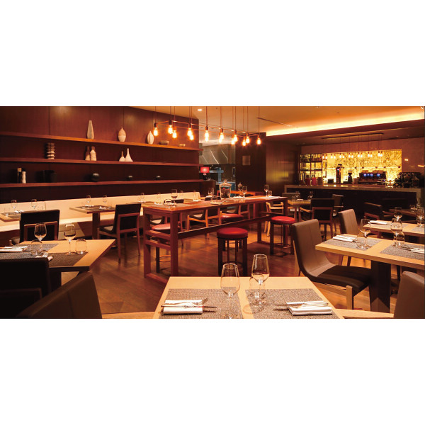 コンラッド東京セリーズ　ディナーコース　グラスシャンパン　２名様