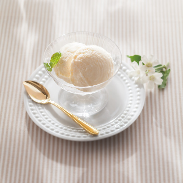 「乳蔵」プレミアムバニラ（８個）