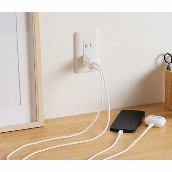 エレコム　ＴｙｐｅＣ　コンセント　充電器　ＰＤ　３５Ｗ　ＰＰＳ ホワイト