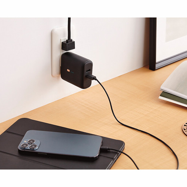 エレコム　モバイルバッテリー　ＡＣ一体型　５０００ｍＡｈ ブラック