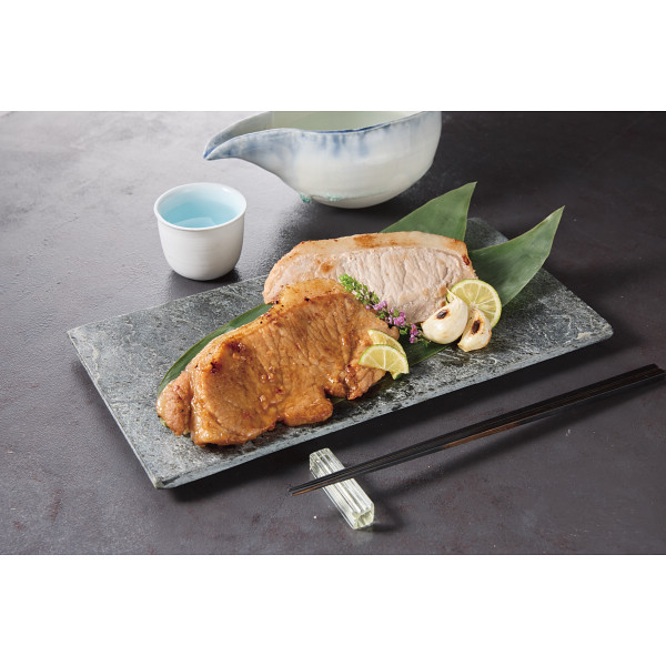 鹿児島県産黒豚ロース肉のステーキ＆味噌漬