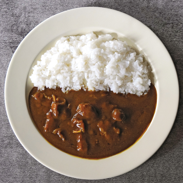 炭火焼肉たむらのお肉が入ったカレー中辛