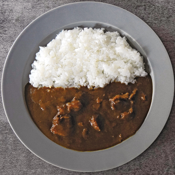 炭火焼肉たむらのお肉が入ったカレー辛口