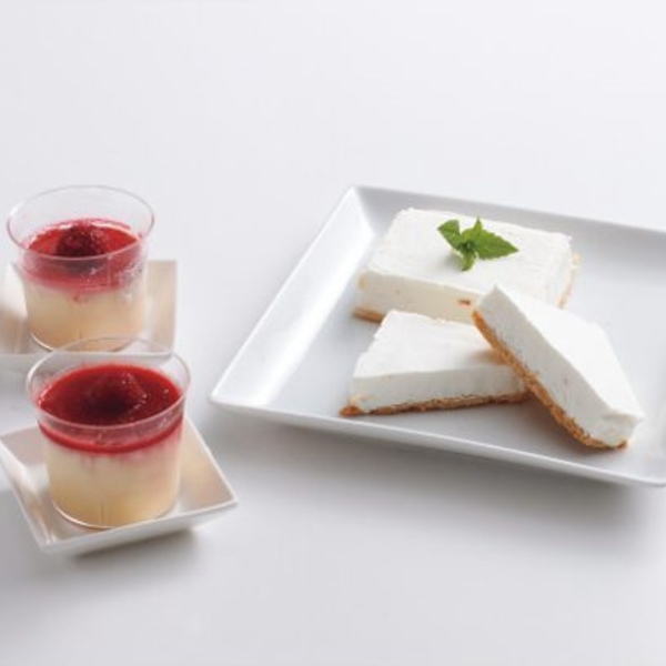 「乳蔵」レアチーズケーキ＆木苺プリン