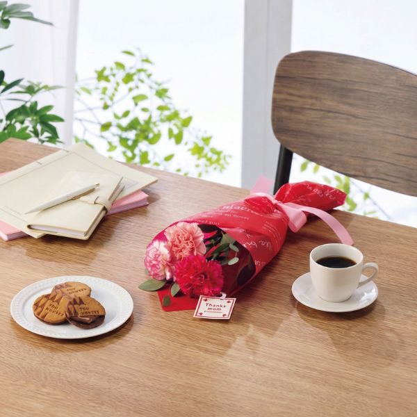 5/11まで申し込み可　【母の日専用】母の日花束とザ・スウィーツ　キャラメルサンドクッキーのセット