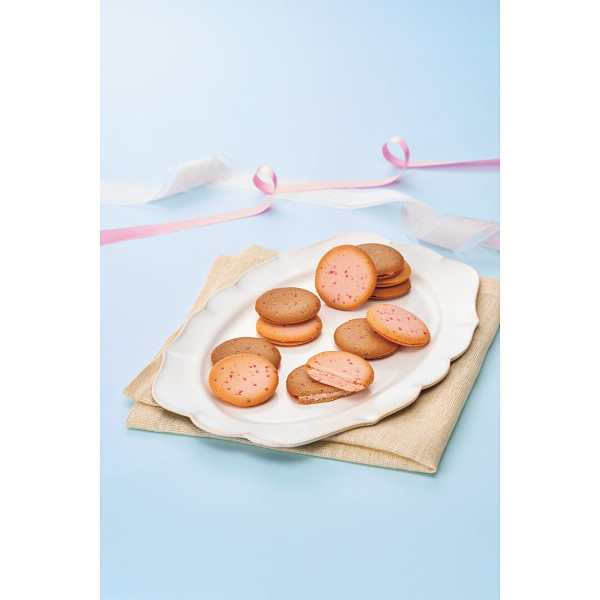 5/11まで申し込み可　【母の日専用】ゴディバ　あまおう苺ラングドシャクッキーアソートメント（３０枚）