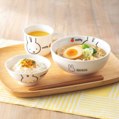 ミッフィー（アップル）　キッズ４点セット