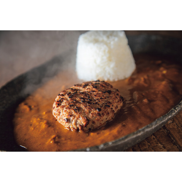 北海道産牛ハンバーグと北海道十勝ビーフカレー