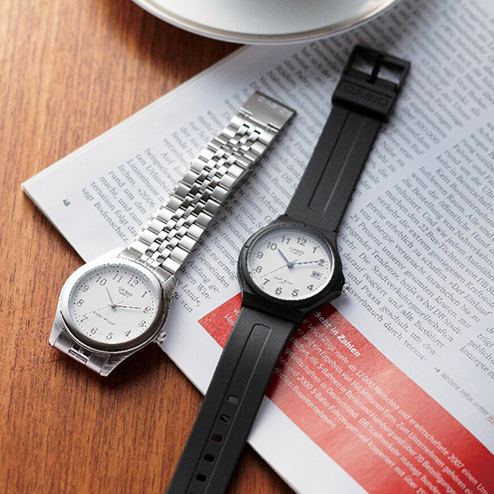 カシオ 5気圧防水アナログウオッチ(ブラック)