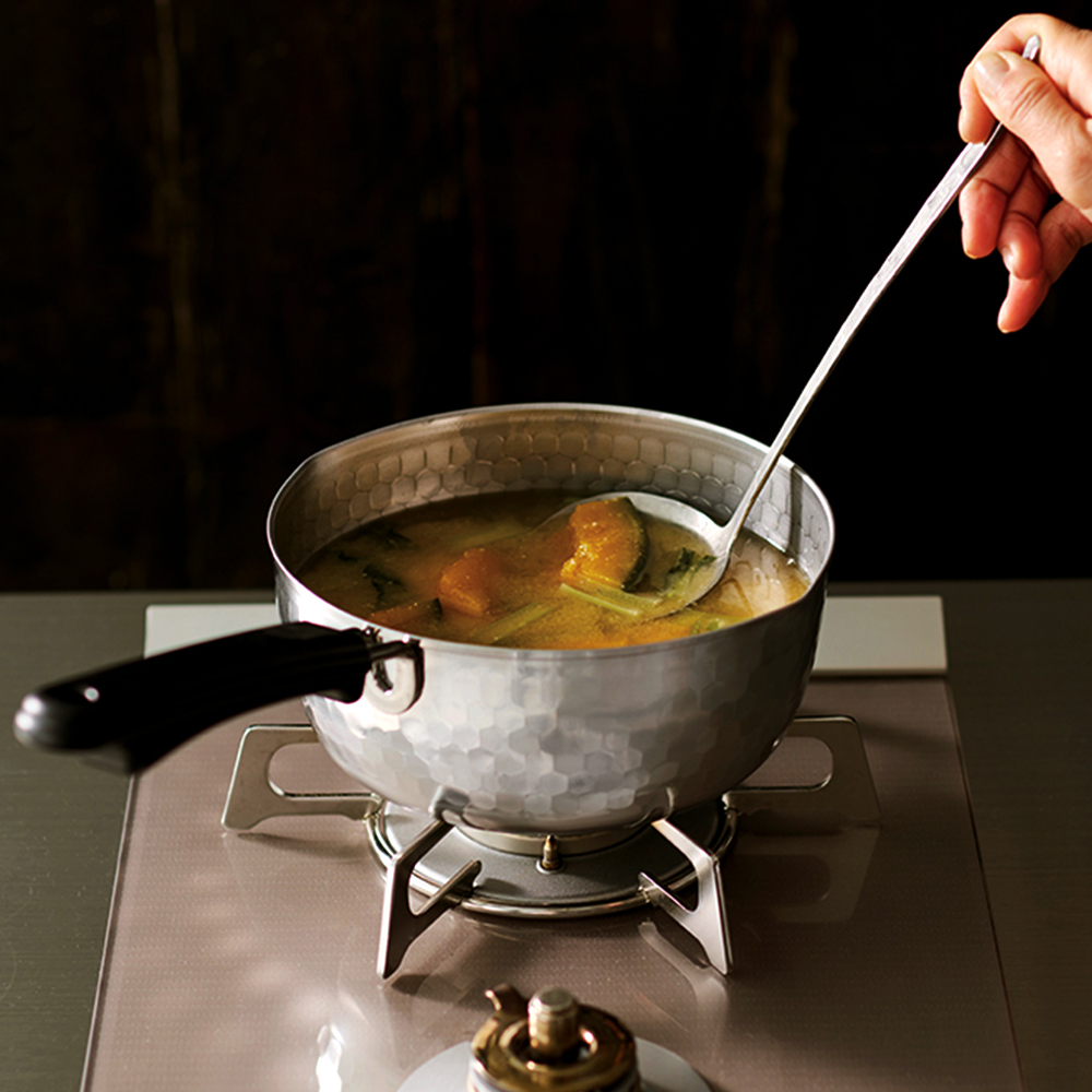 IH対応ステンレス雪平鍋18cm(槌目模様仕上げ)