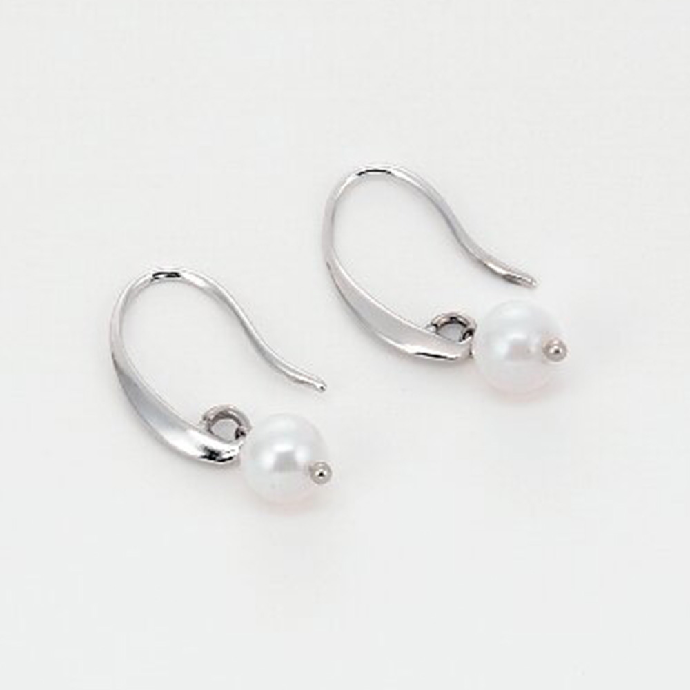 アコヤ真珠ピアス(ホワイト)