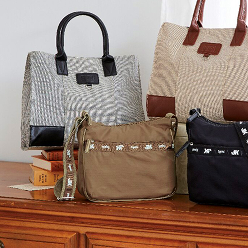 ジュンココシノイコール ショルダーバッグ(ベージュ)