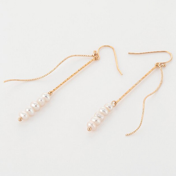 ウルティマ 淡水パールスイングピアス