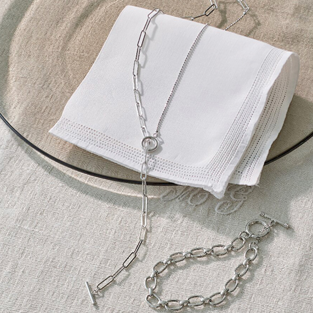 マンテルチェーンネックレス